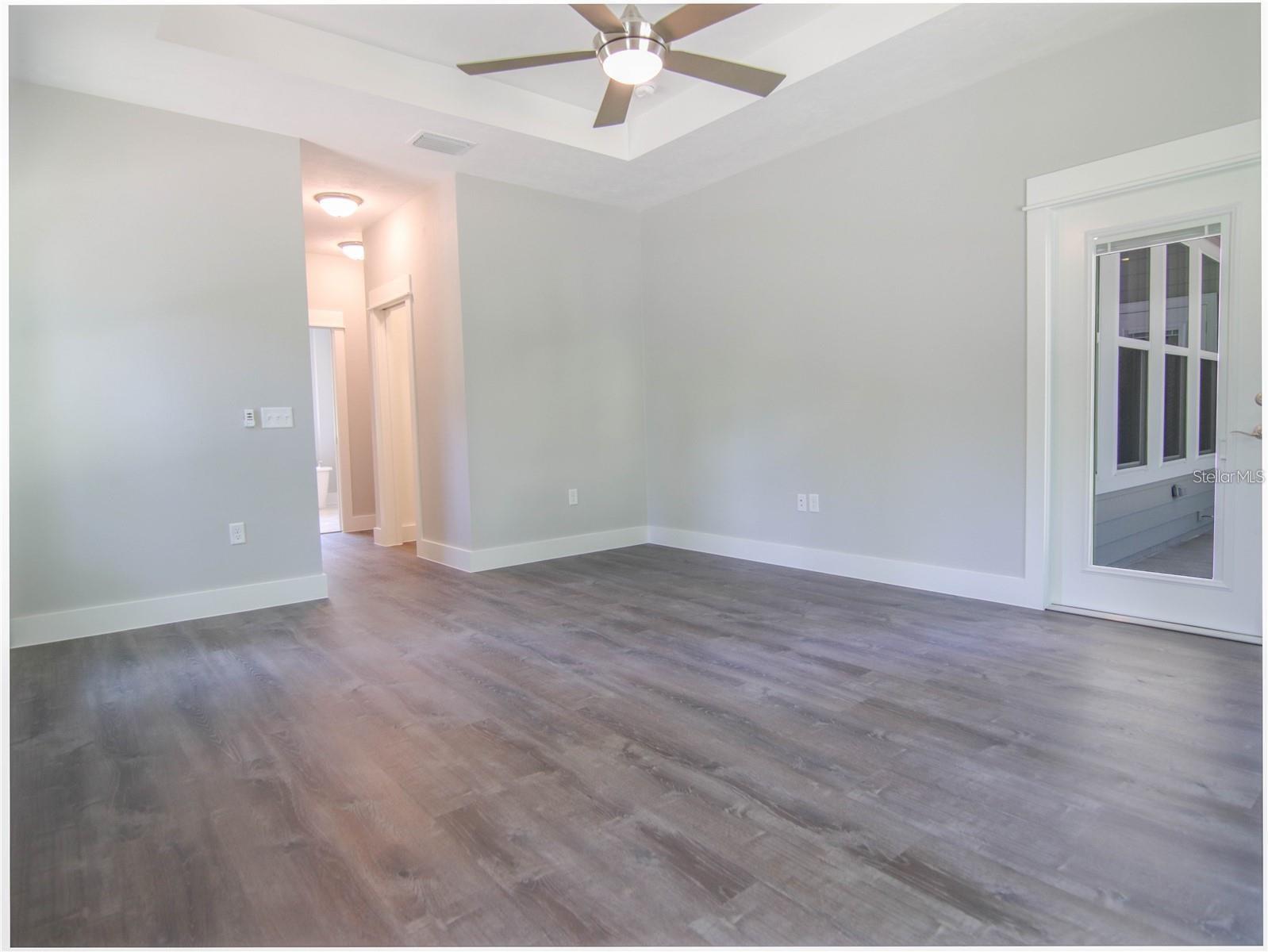 Image 11 of 24 For 525 Heathridge Drive