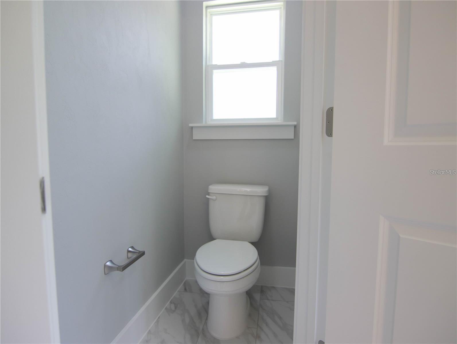 Image 16 of 24 For 525 Heathridge Drive