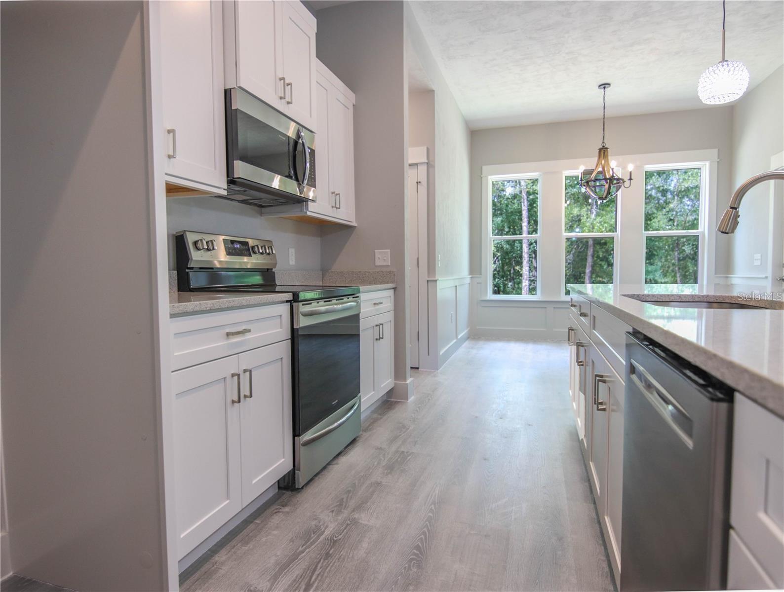 Image 3 of 24 For 525 Heathridge Drive