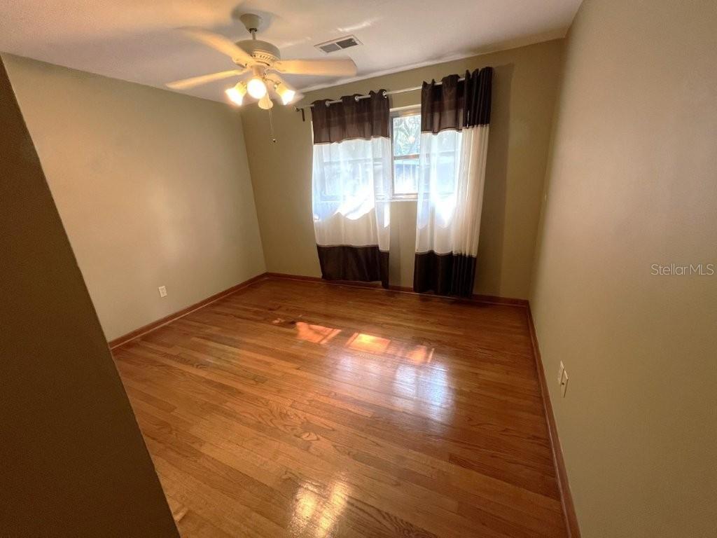 Image 13 of 36 For 106 38th Street