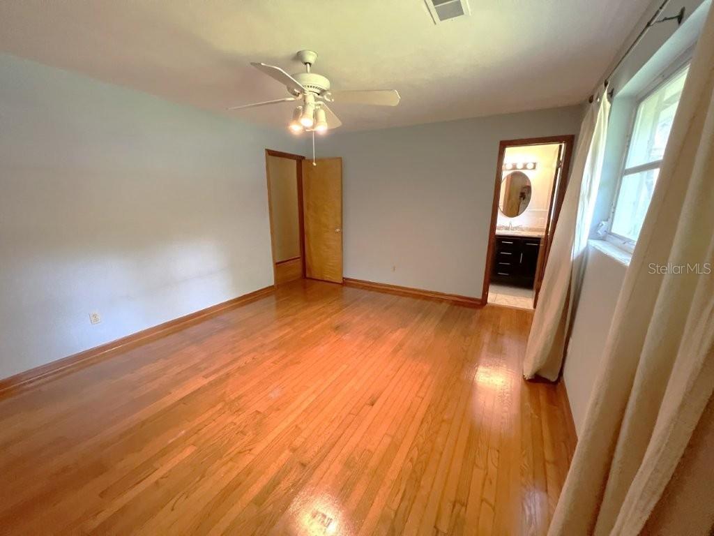 Image 17 of 36 For 106 38th Street