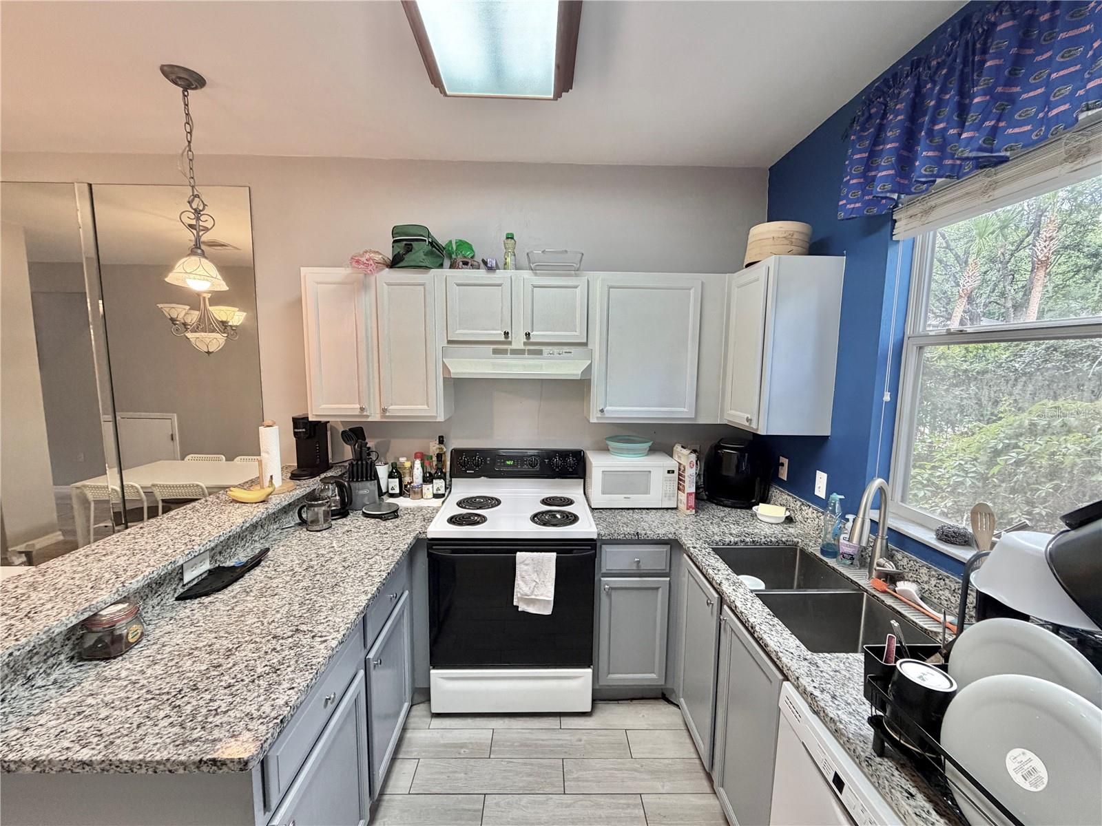 Image 11 of 26 For 3575 30th Way 121