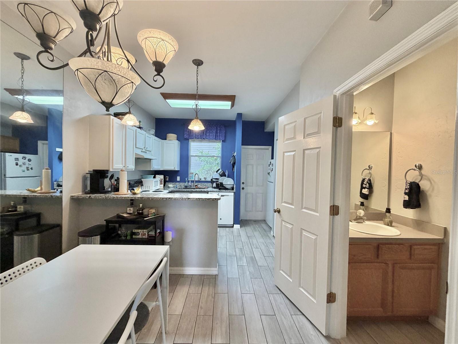 Image 15 of 26 For 3575 30th Way 121
