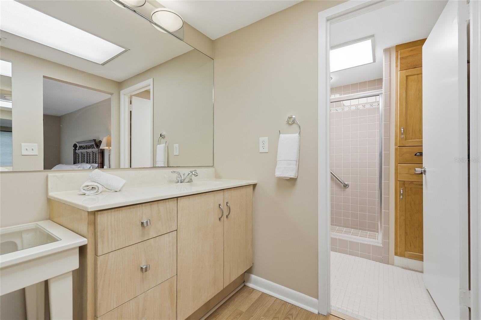 Image 16 of 34 For 1719 23rd Avenue 3e