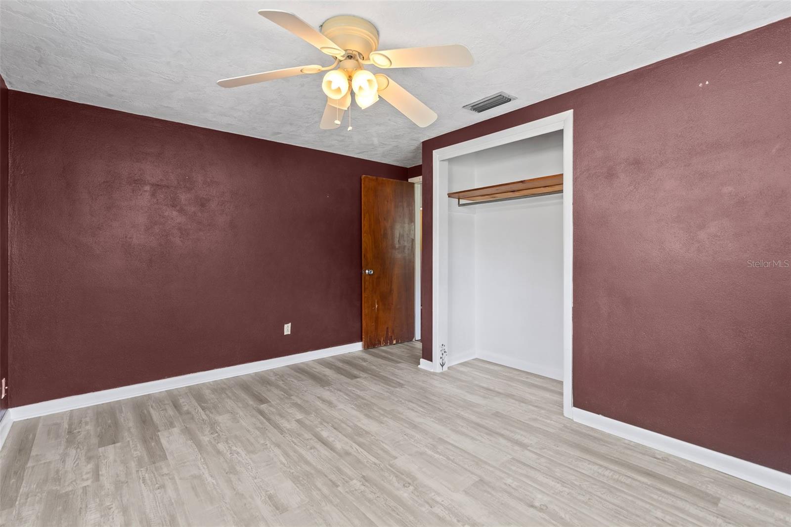 Image 19 of 41 For 17351 243rd Street