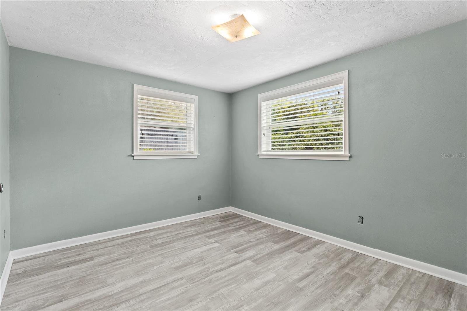 Image 20 of 41 For 17351 243rd Street