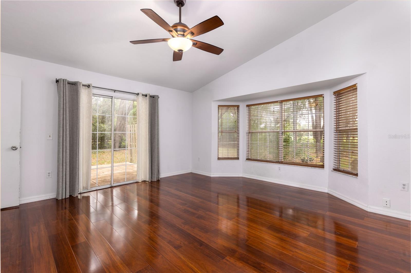 Image 15 of 41 For 818 202nd Street
