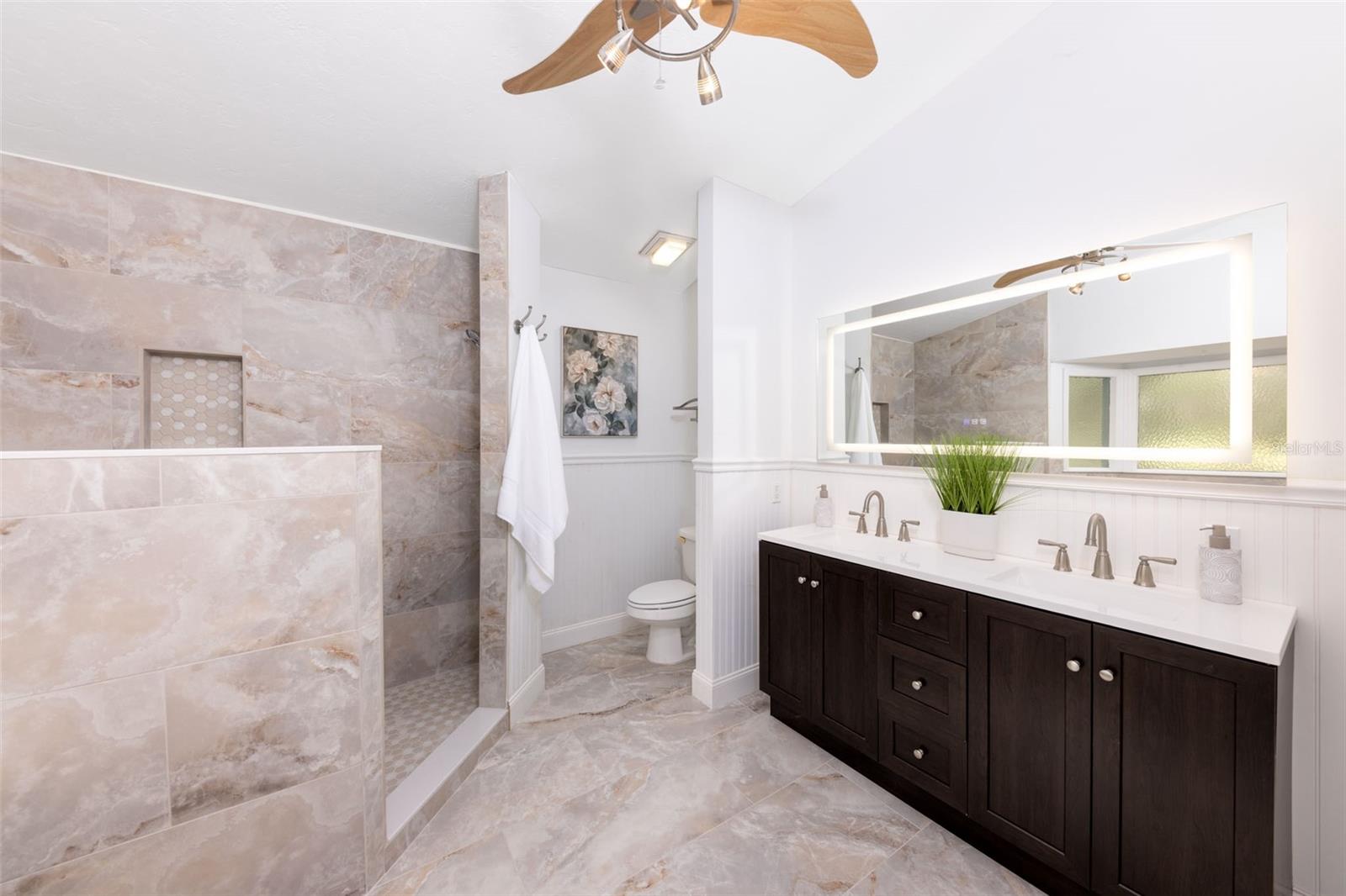 Image 18 of 41 For 818 202nd Street