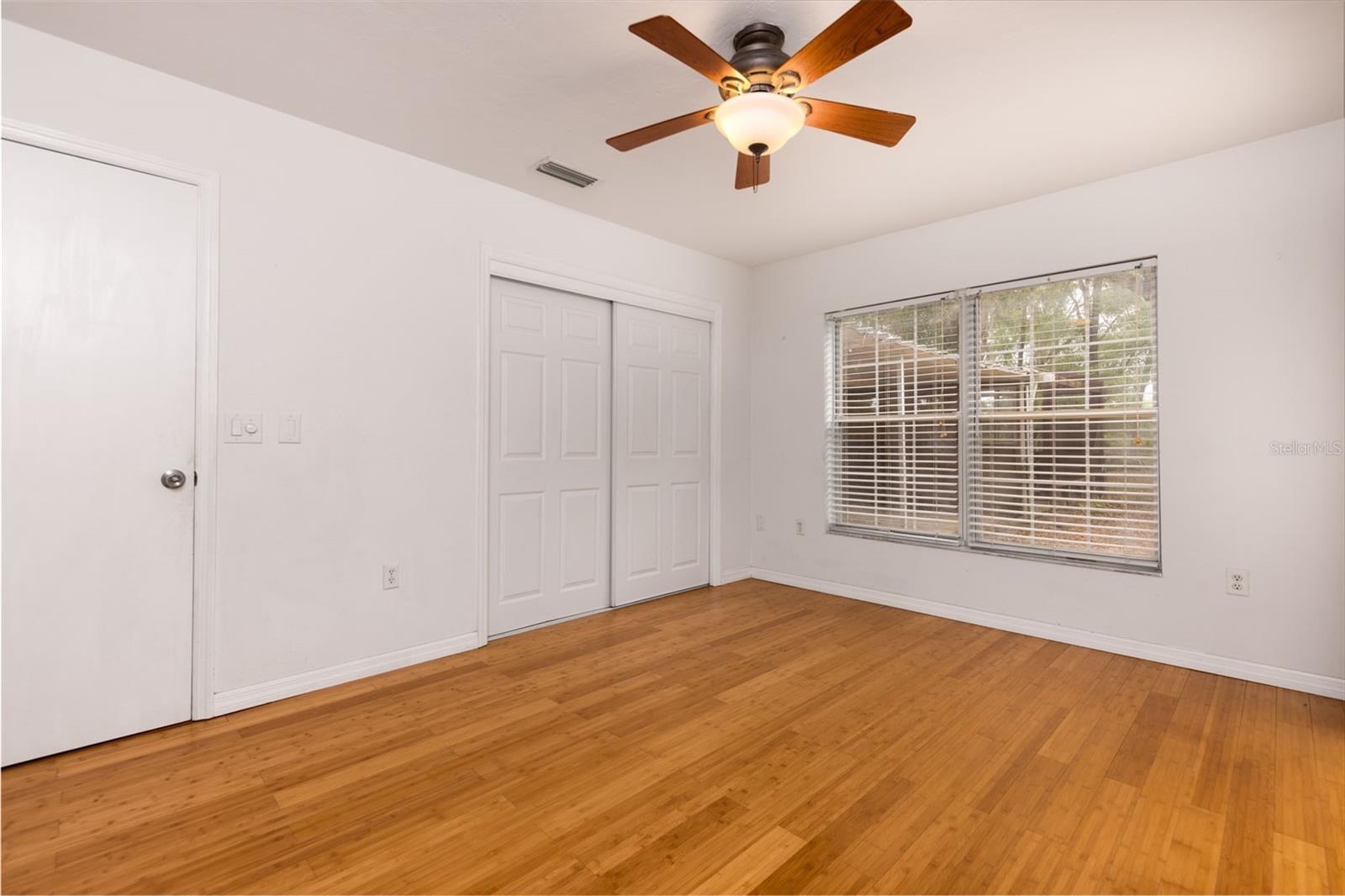 Image 21 of 41 For 818 202nd Street