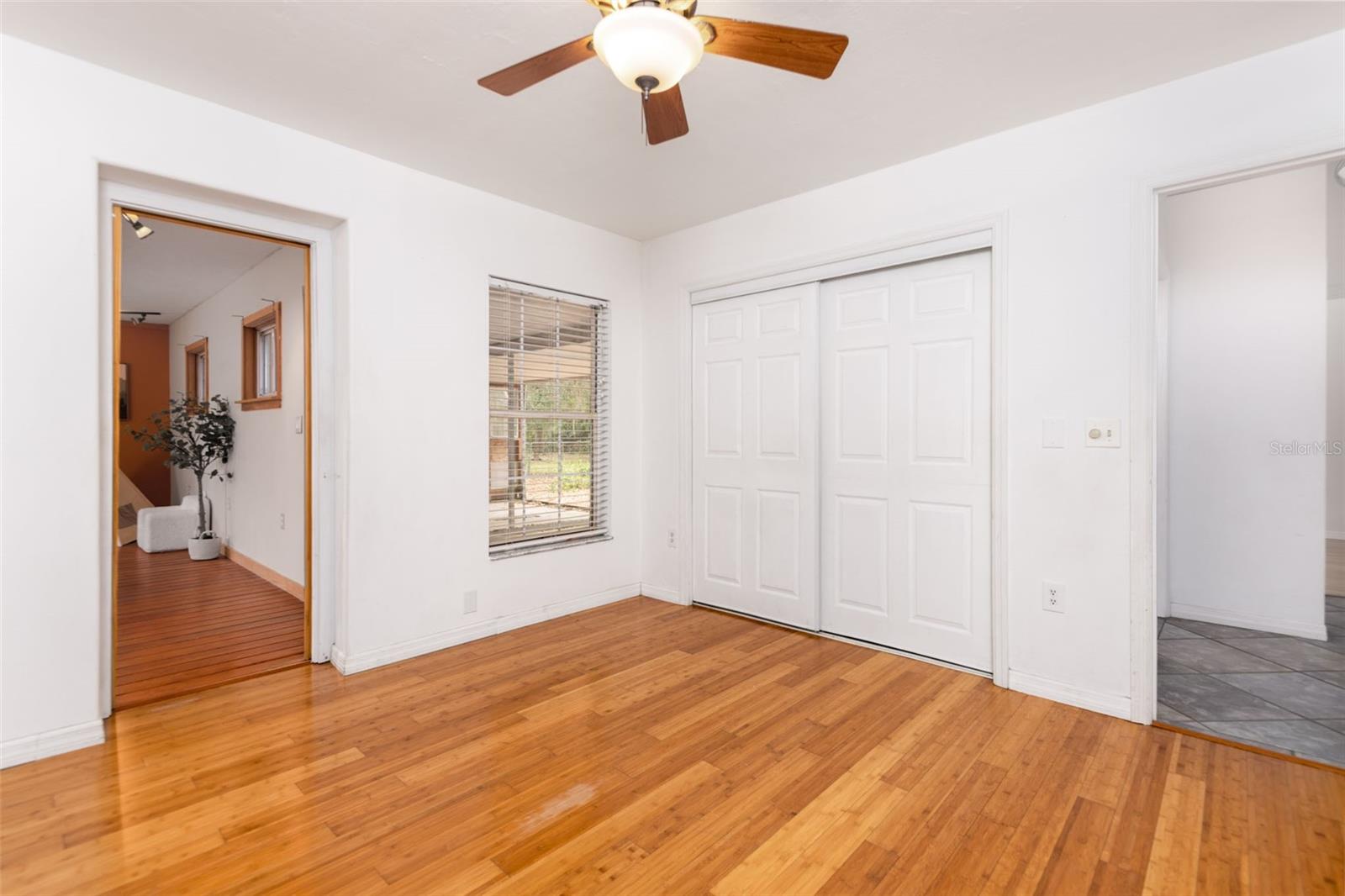 Image 22 of 41 For 818 202nd Street