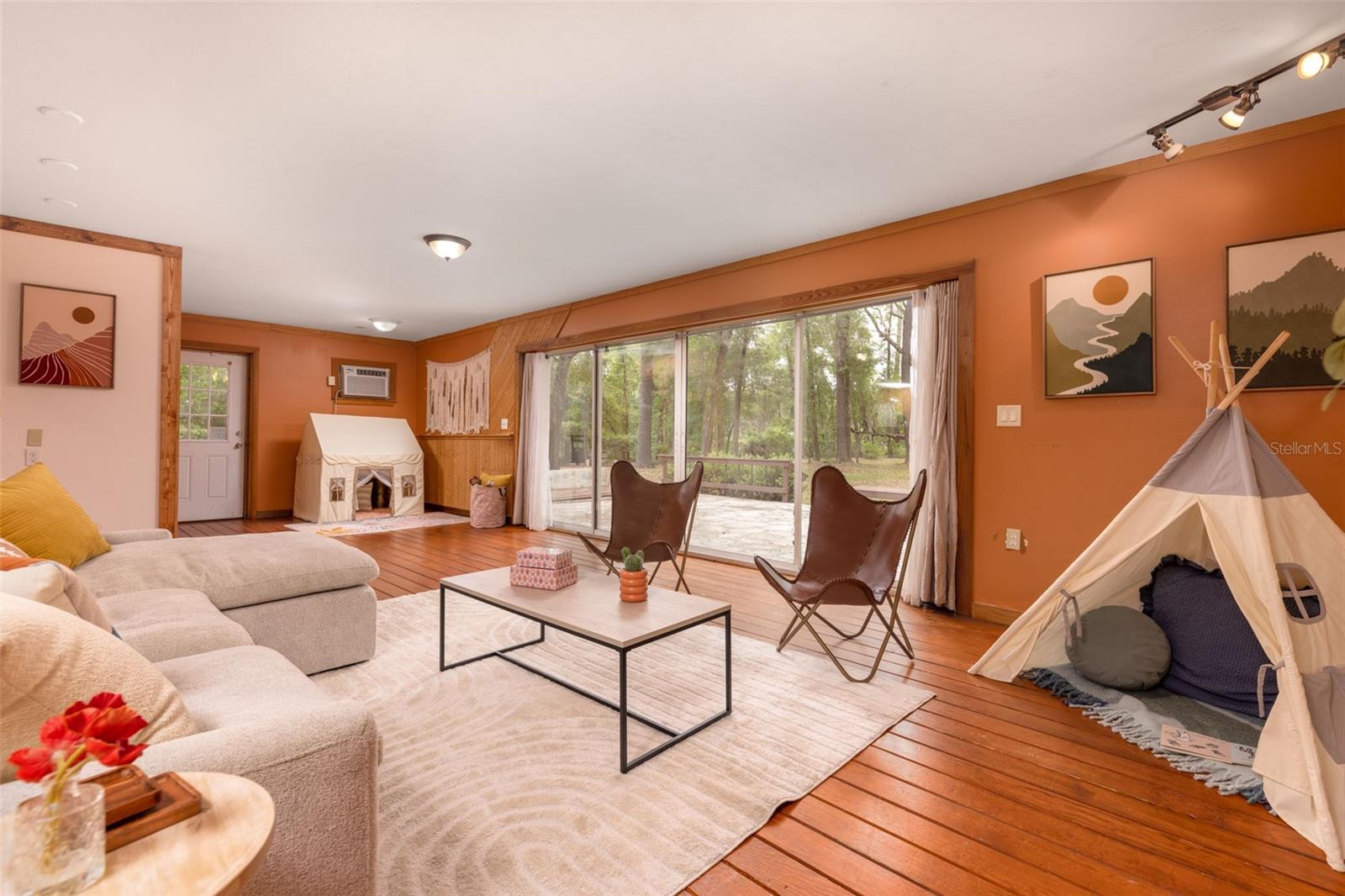 Image 3 of 41 For 818 202nd Street