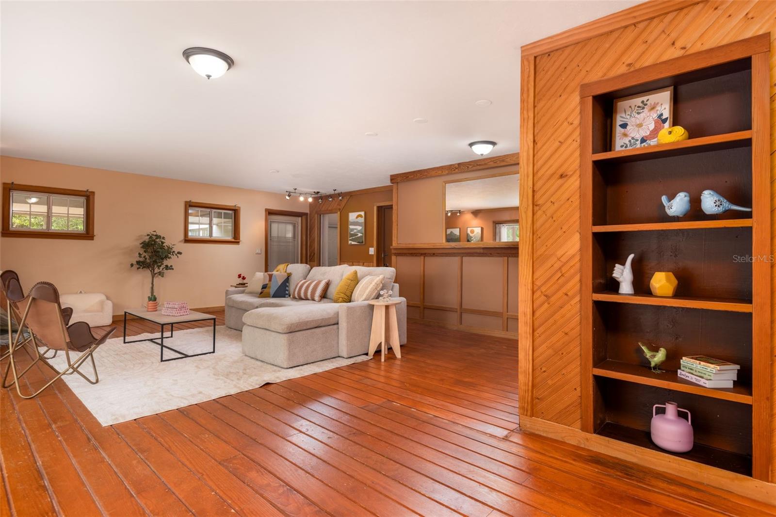 Image 4 of 41 For 818 202nd Street