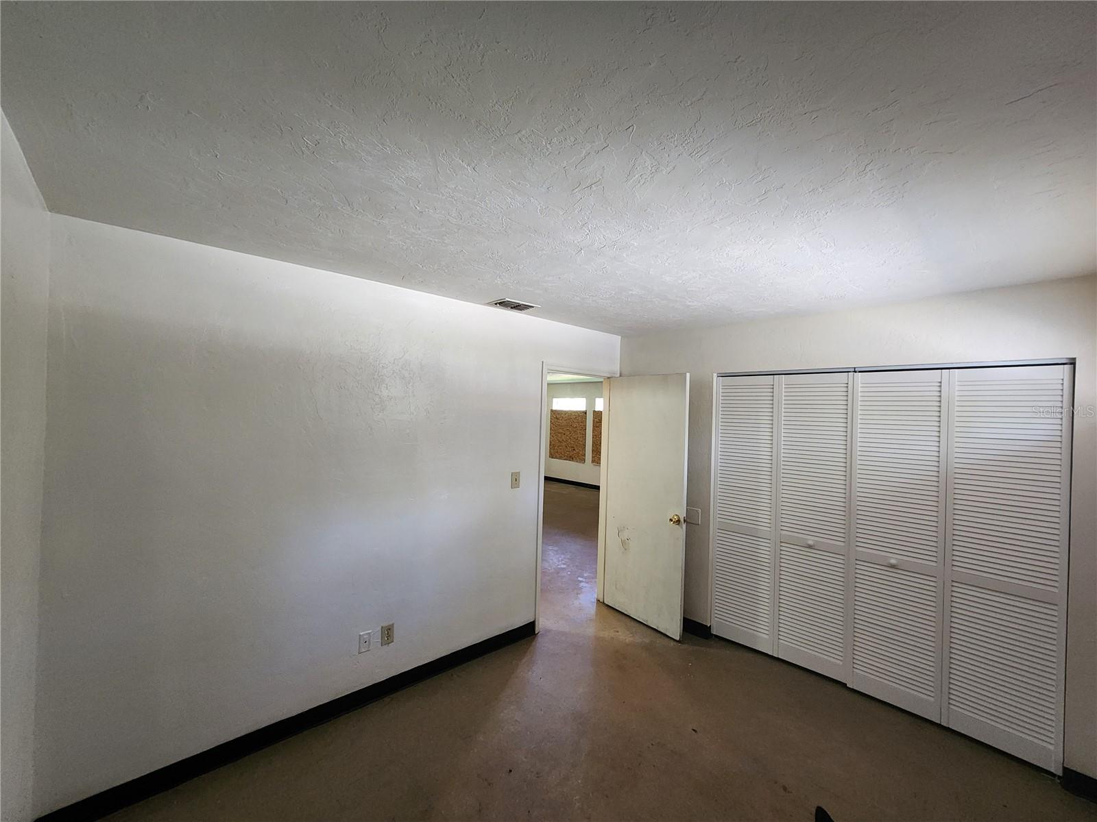 Image 6 of 9 For 5817 23 Terrace 1