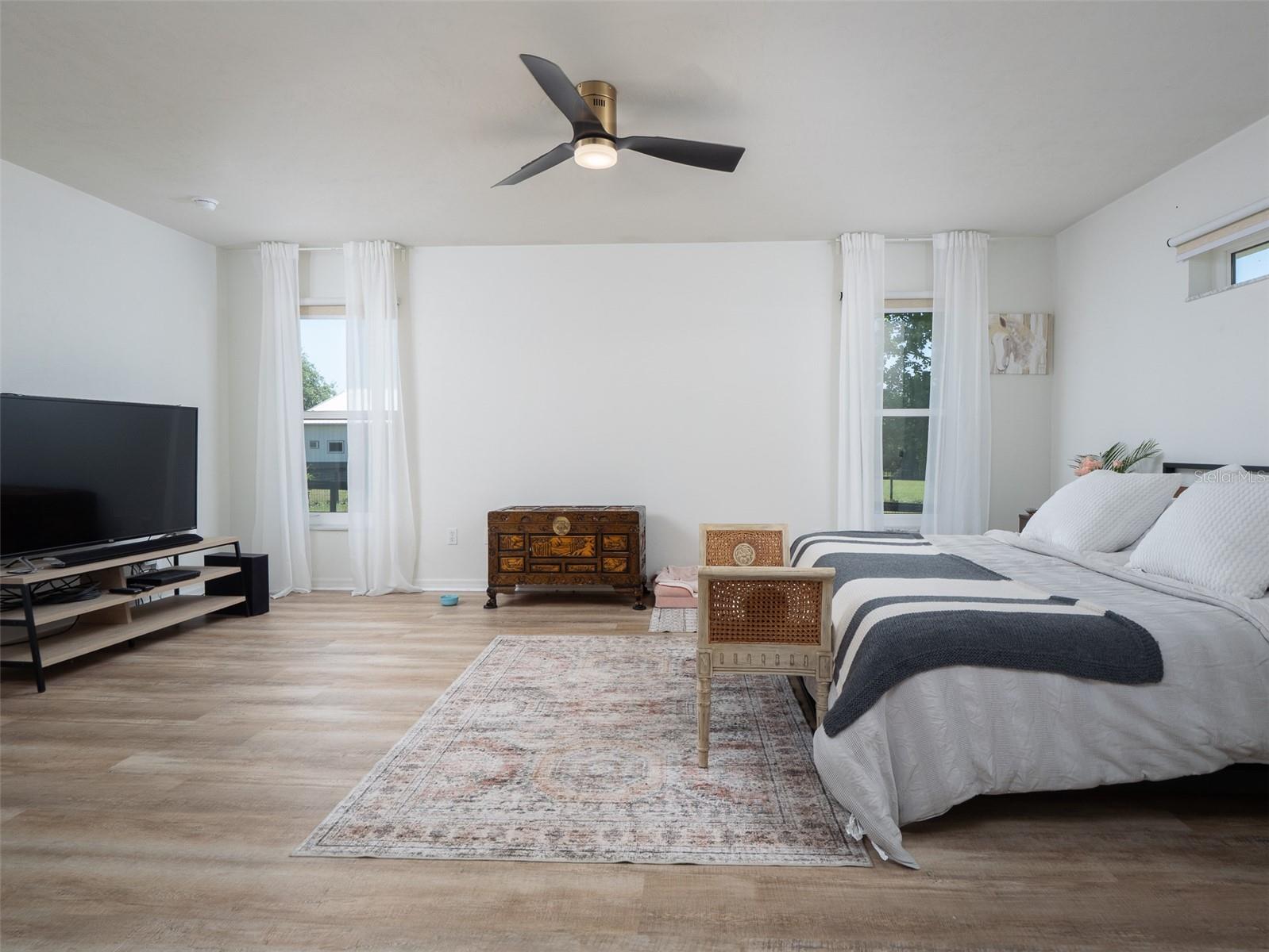 Image 17 of 42 For 23053 142nd Avenue