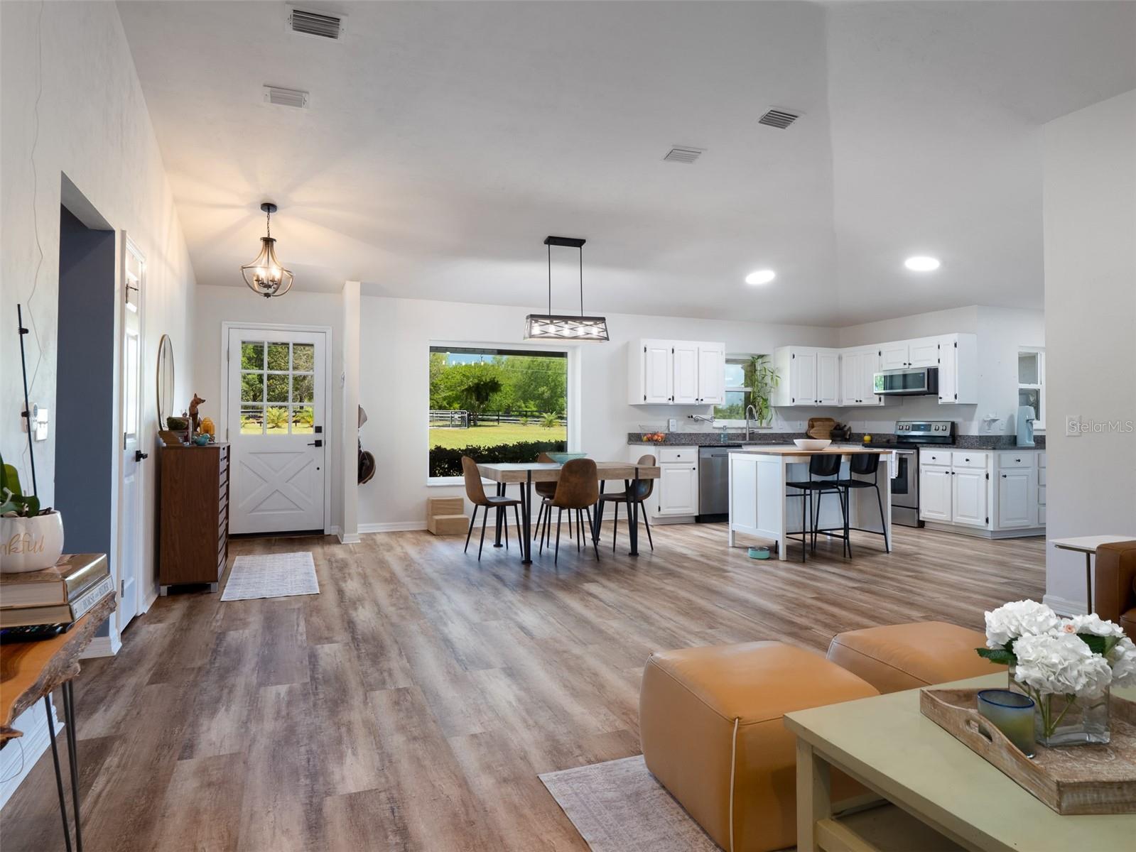 Image 4 of 42 For 23053 142nd Avenue