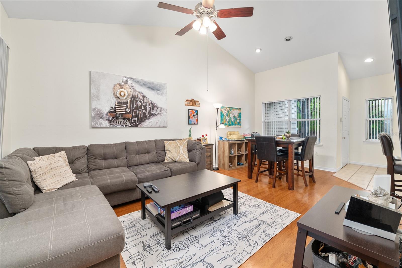 Image 9 of 41 For 4700 Archer Road 112