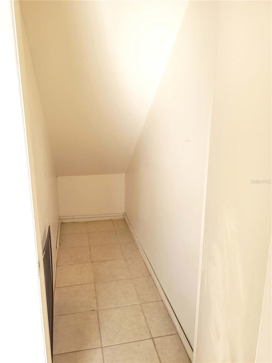 Image 12 of 15 For 914 8th Avenue 26