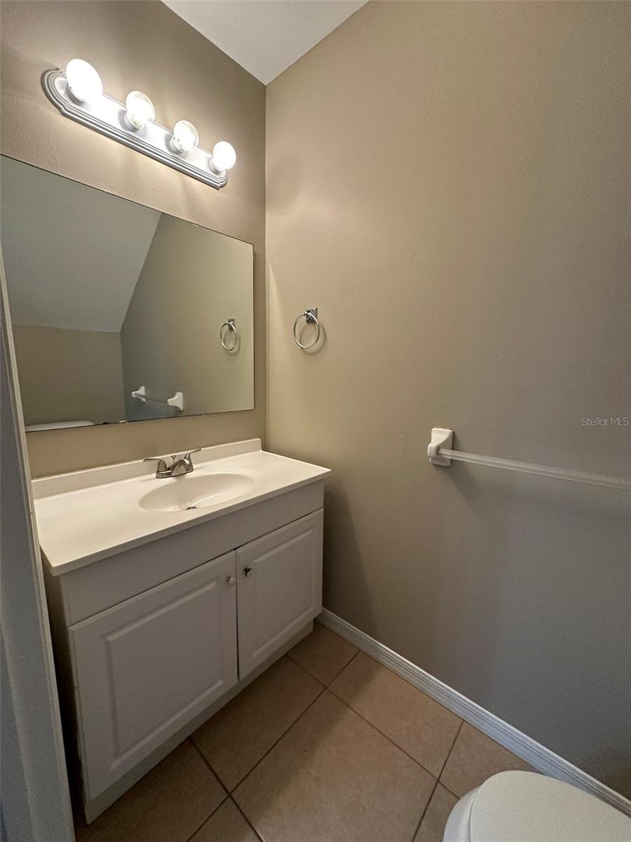 Image 11 of 21 For 2422 4th Terrace