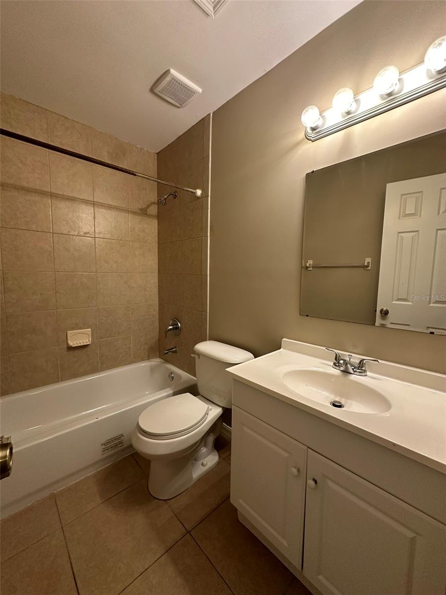 Image 16 of 21 For 2422 4th Terrace
