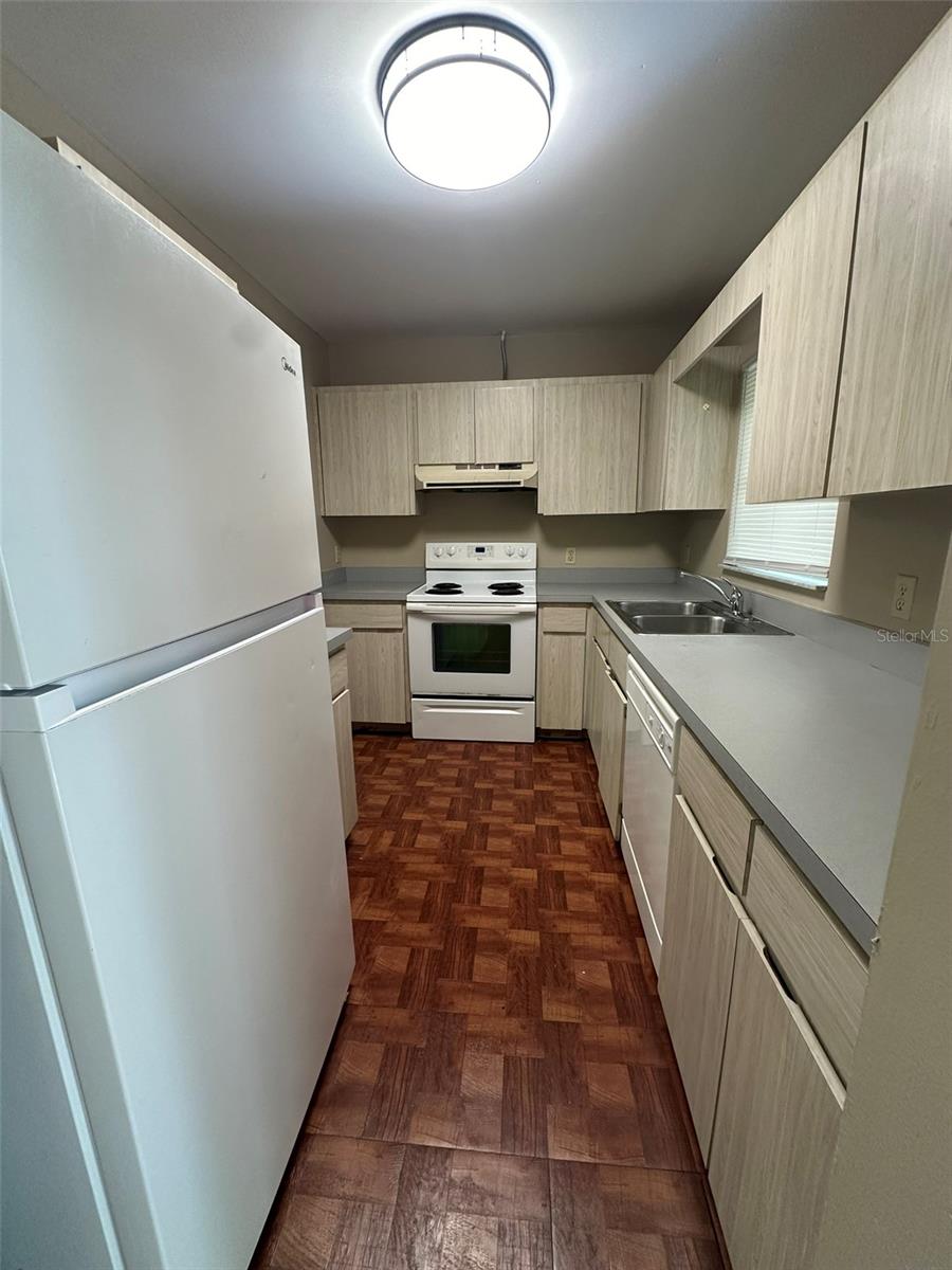 Image 4 of 21 For 2422 4th Terrace