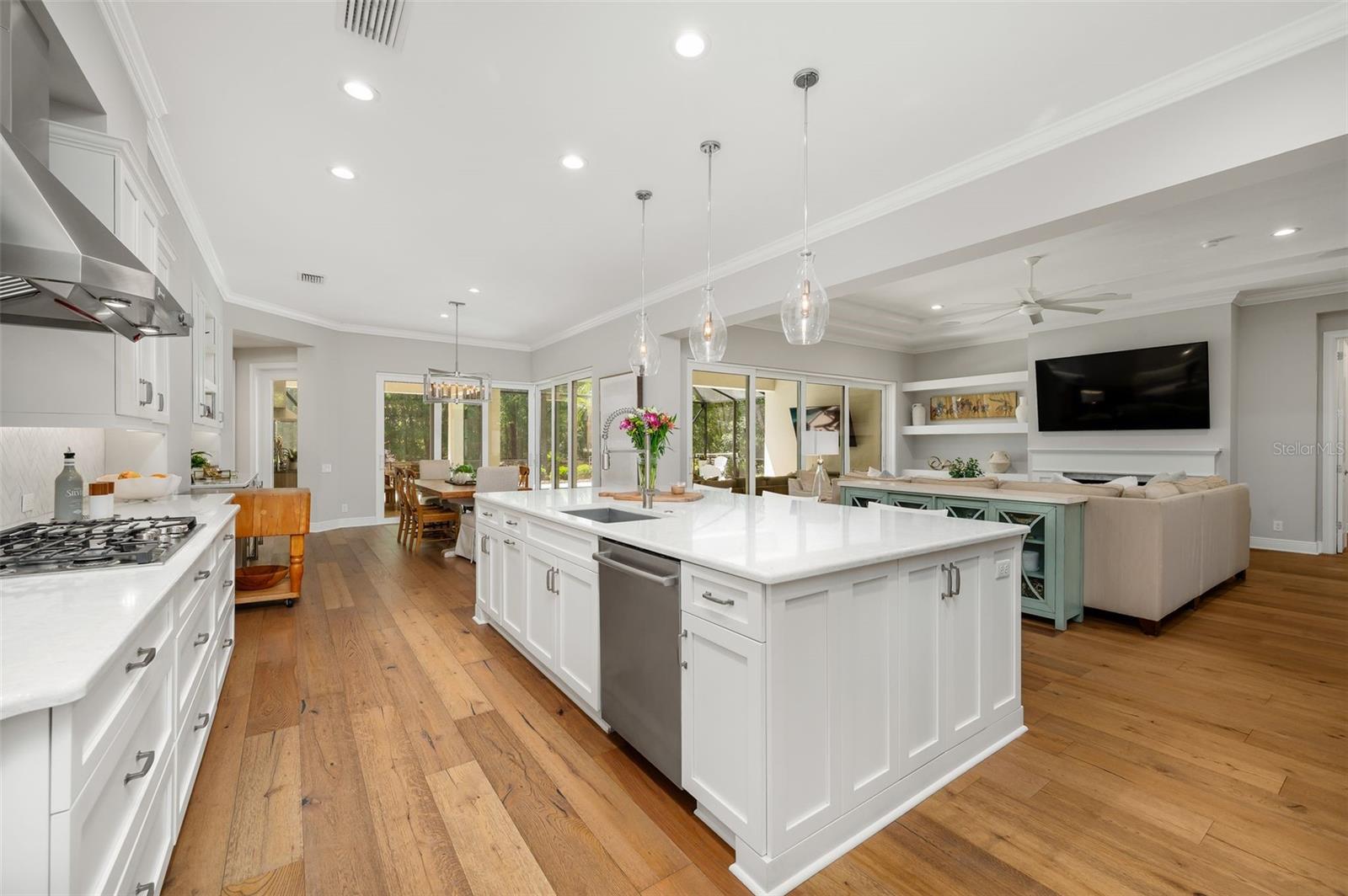 Listing photo id 12 for 3024 111th Way