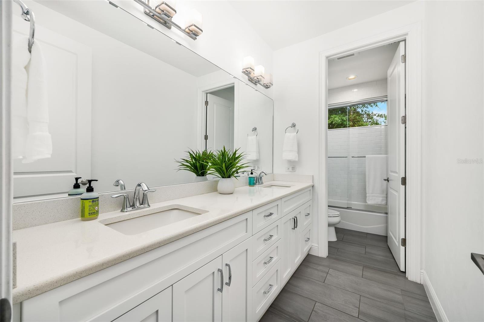 Listing photo id 37 for 3024 111th Way