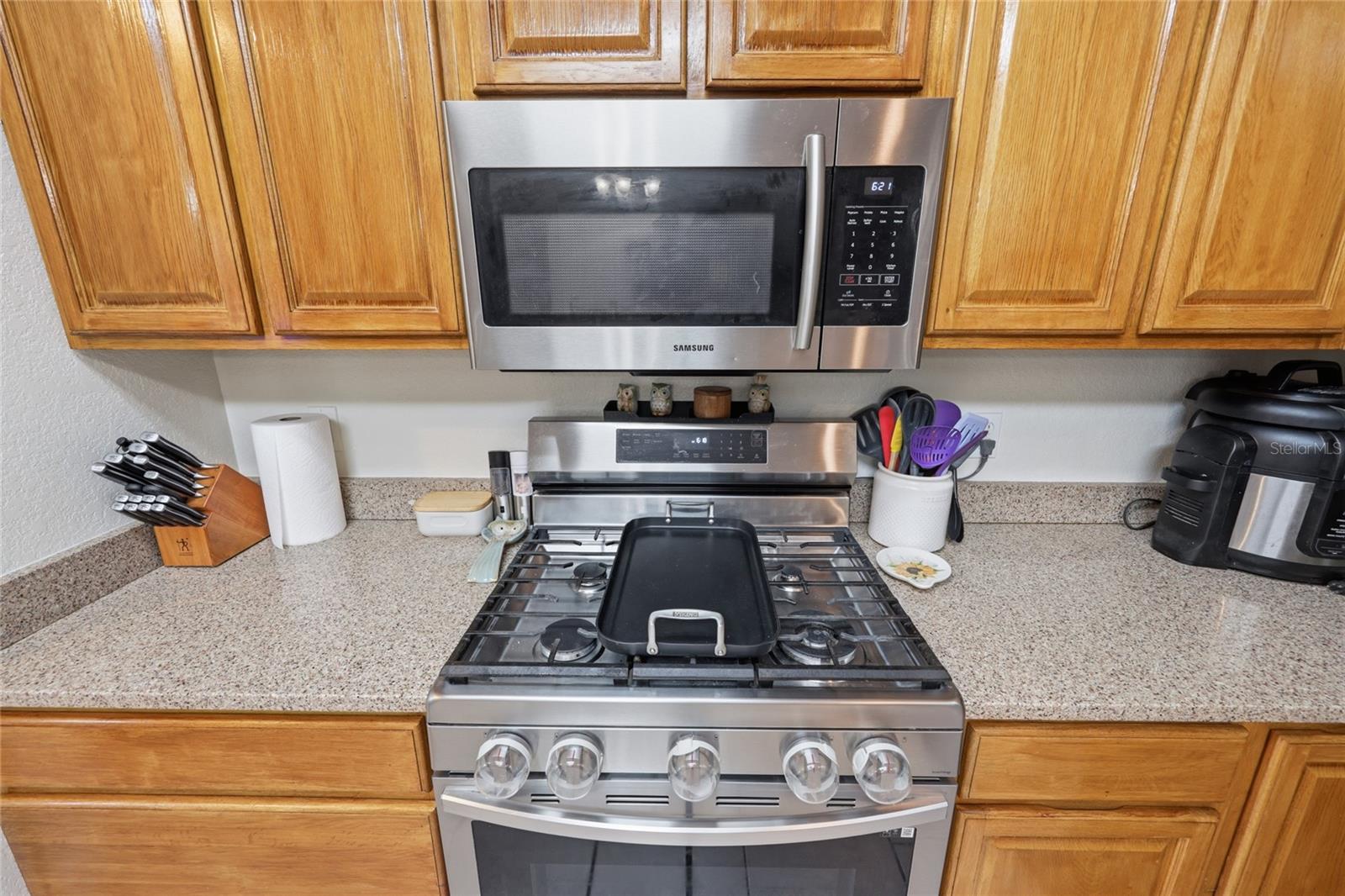 Listing photo id 8 for 399 899th Street