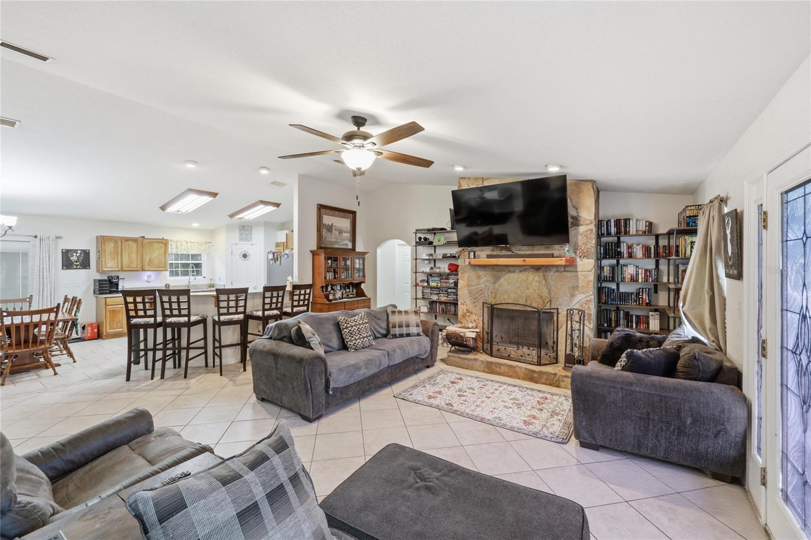 Listing photo id 0 for 399 899th Street