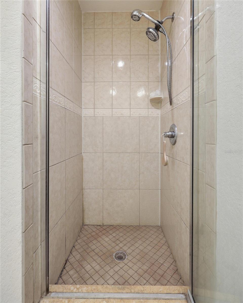 Listing photo id 23 for 399 899th Street
