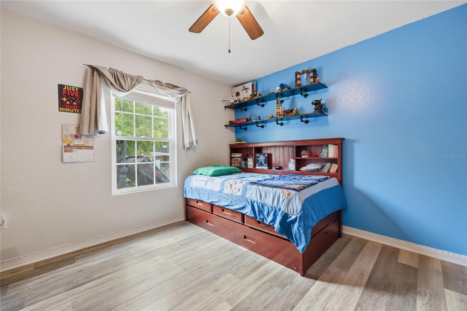 Listing photo id 26 for 399 899th Street