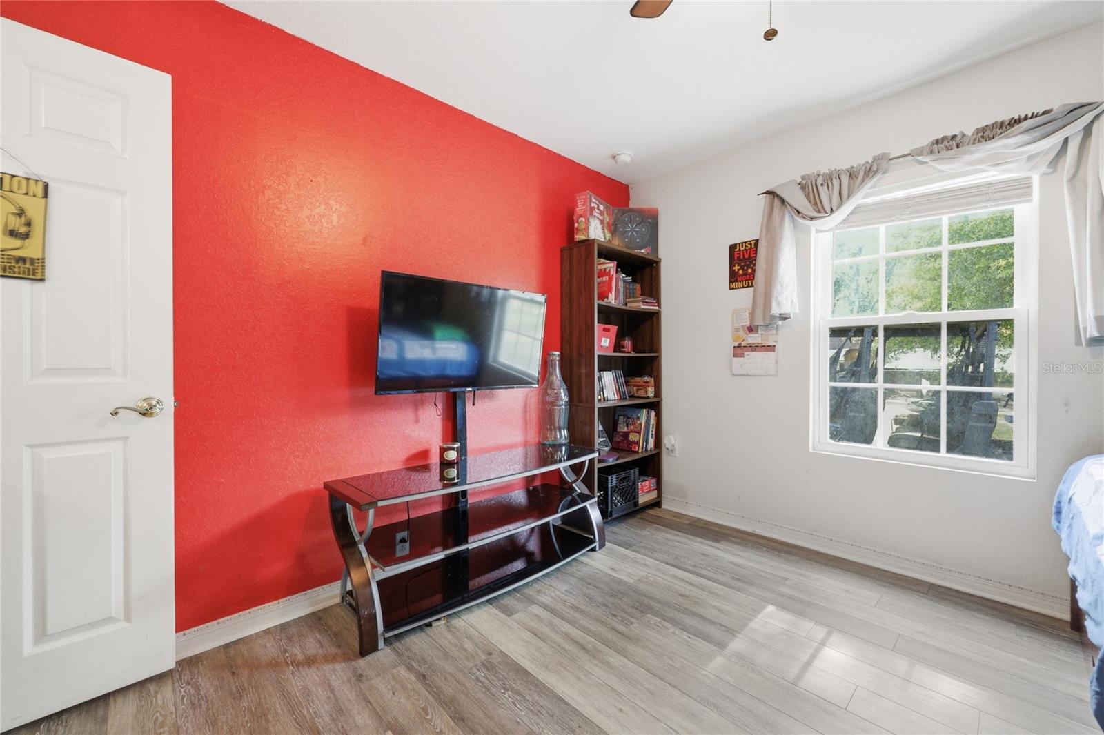 Listing photo id 27 for 399 899th Street