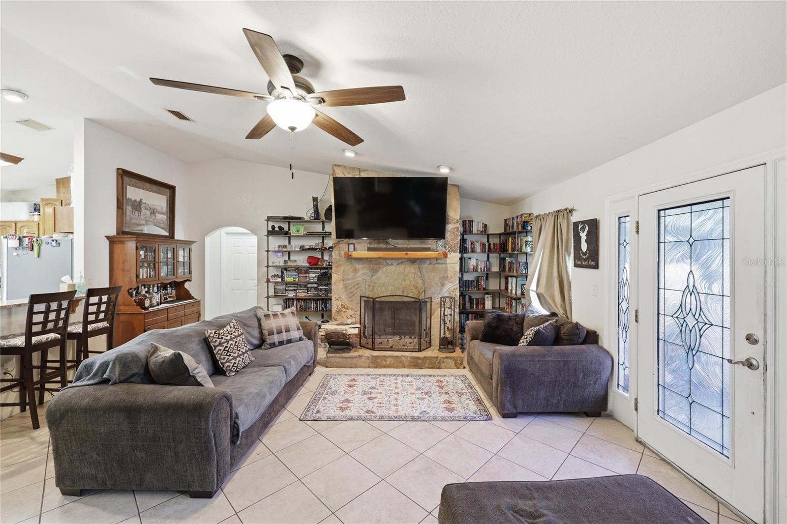 Listing photo id 1 for 399 899th Street