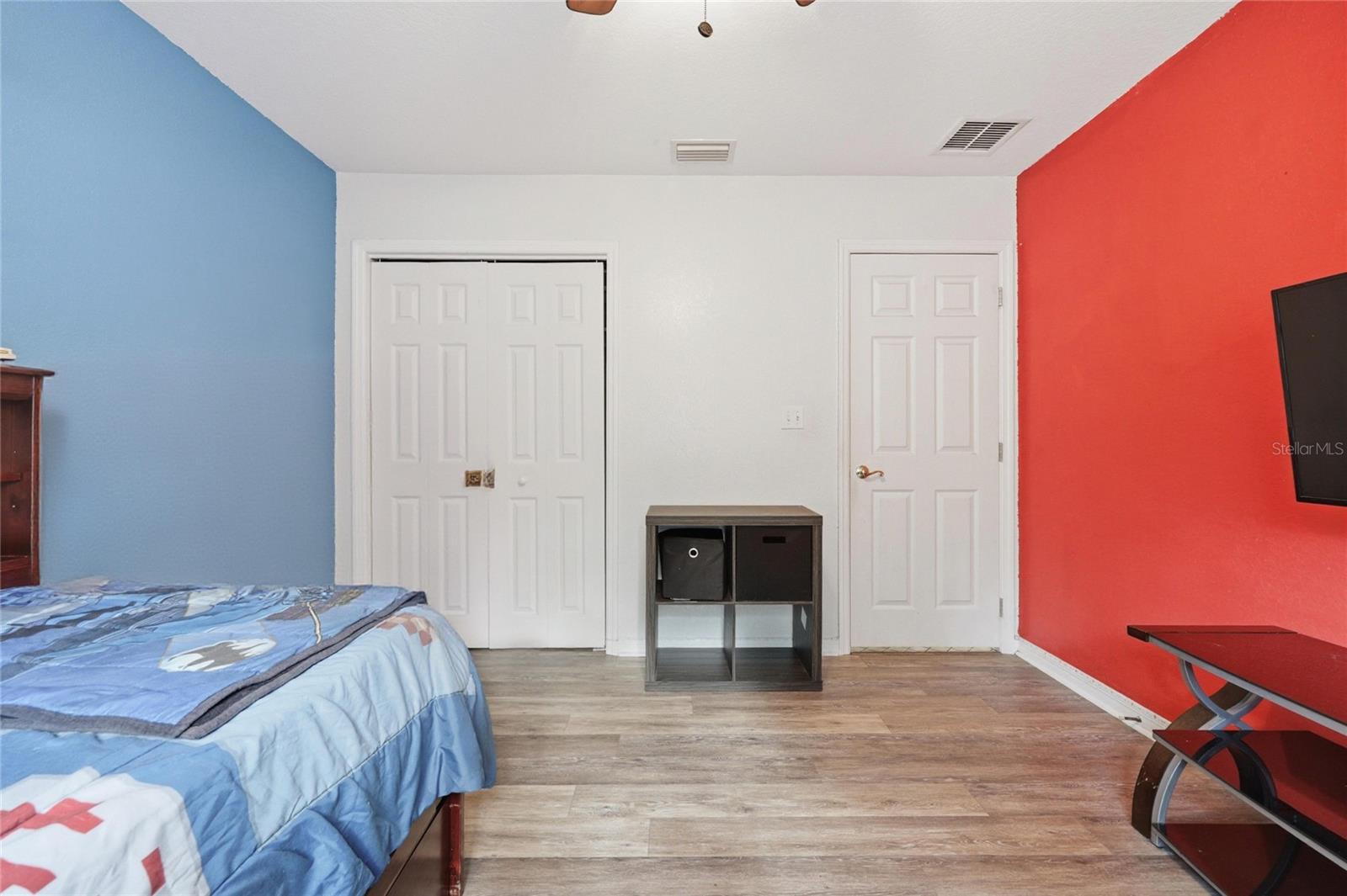Listing photo id 28 for 399 899th Street