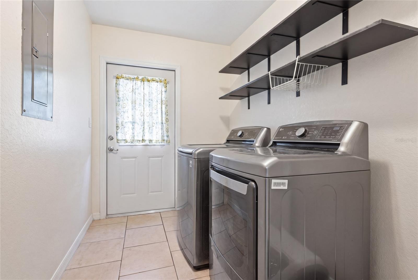 Listing photo id 36 for 399 899th Street