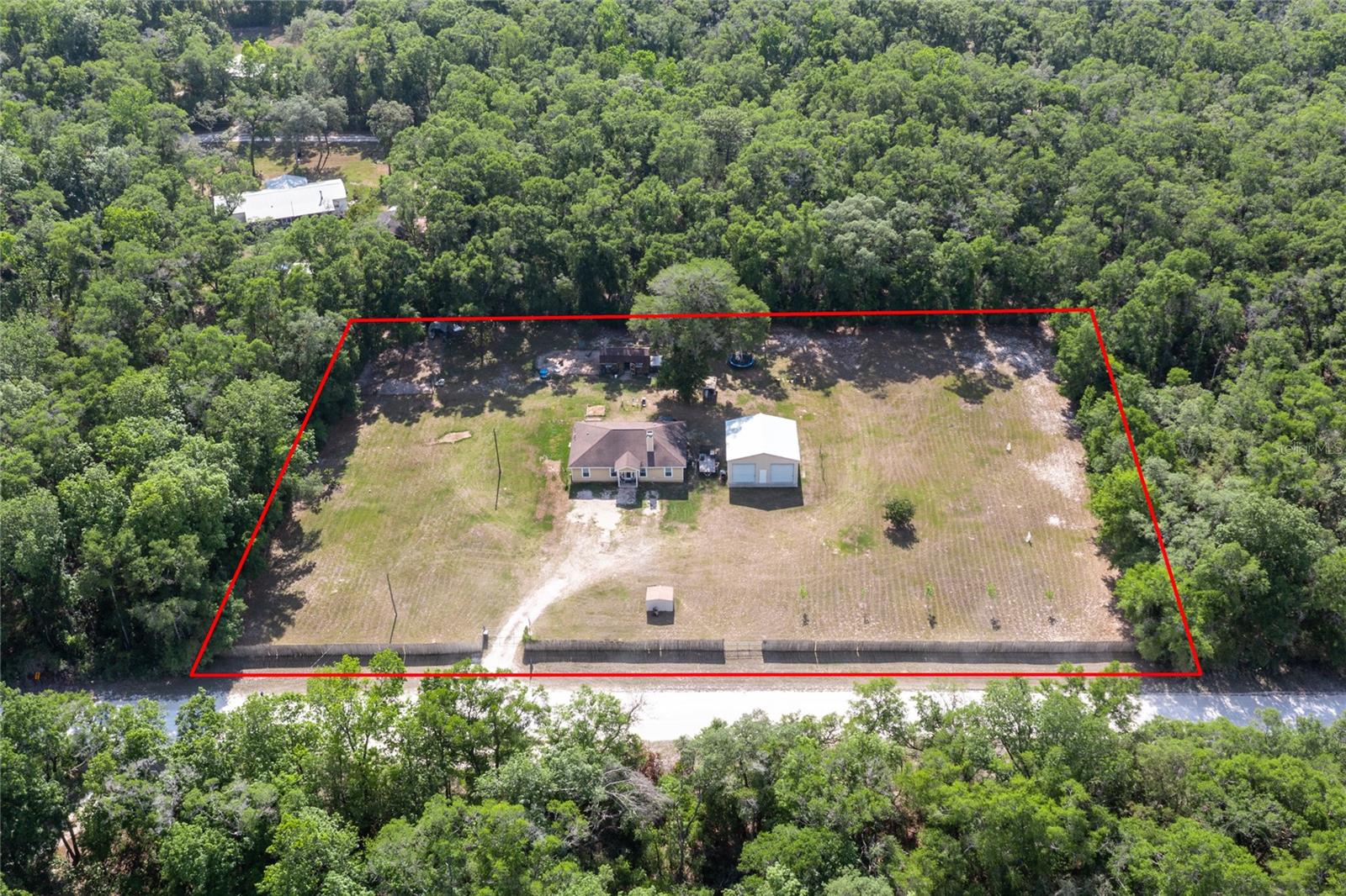Listing photo id 47 for 399 899th Street