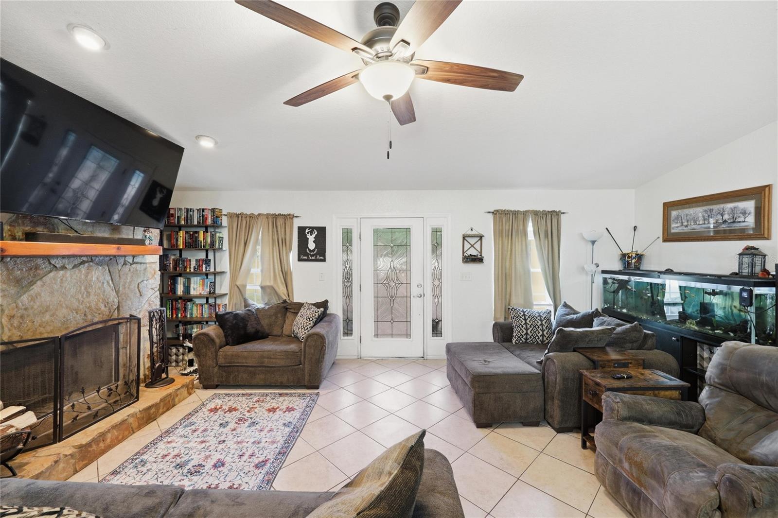 Listing photo id 3 for 399 899th Street