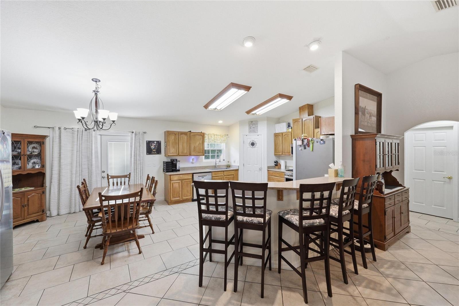 Listing photo id 5 for 399 899th Street