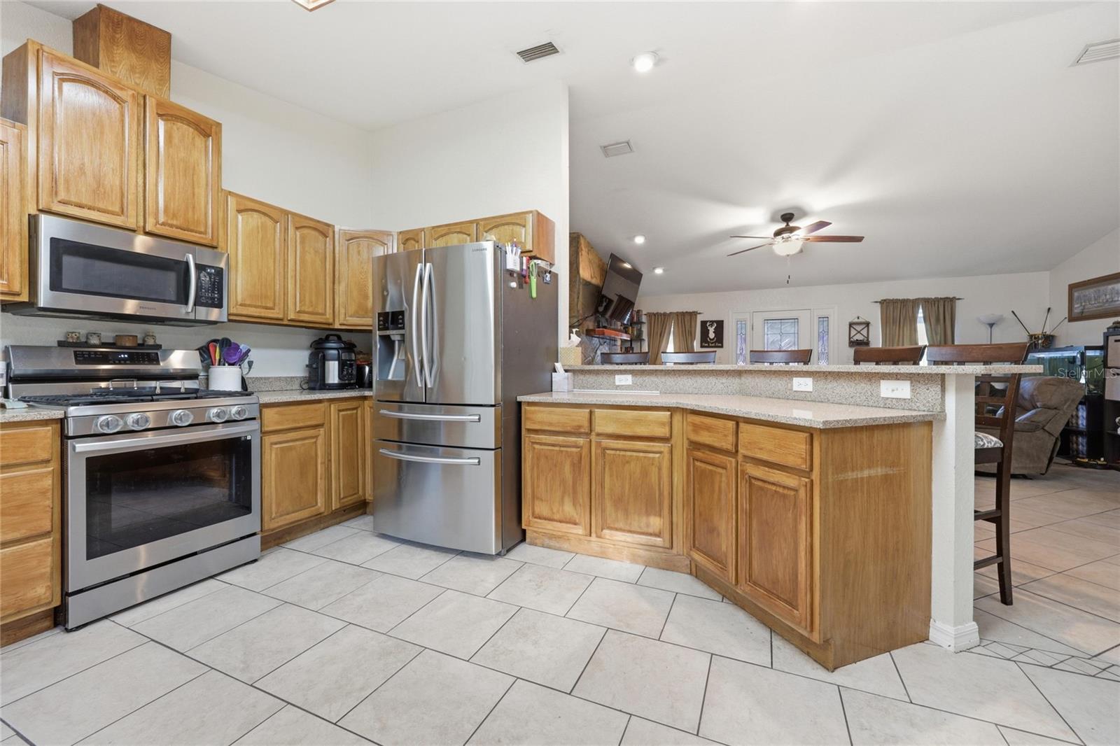 Listing photo id 6 for 399 899th Street