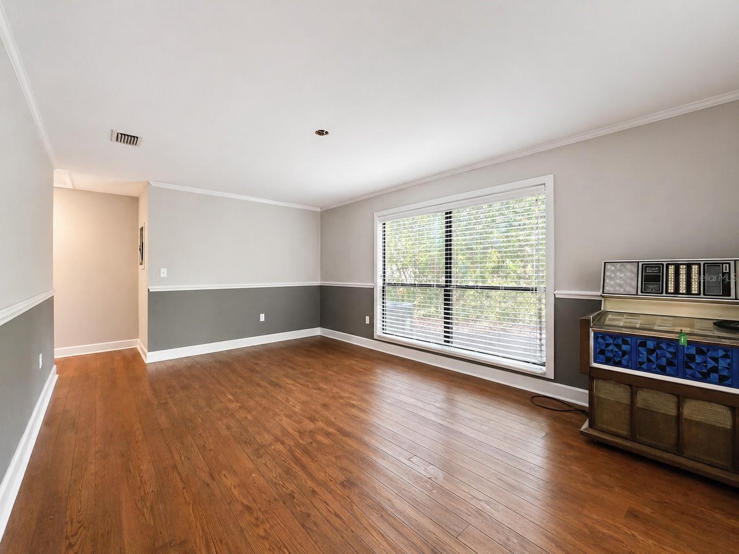 Image 13 of 34 For 9331 13th Place