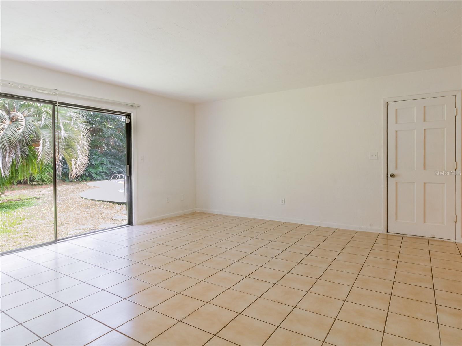 Image 5 of 14 For 2440 54th Avenue