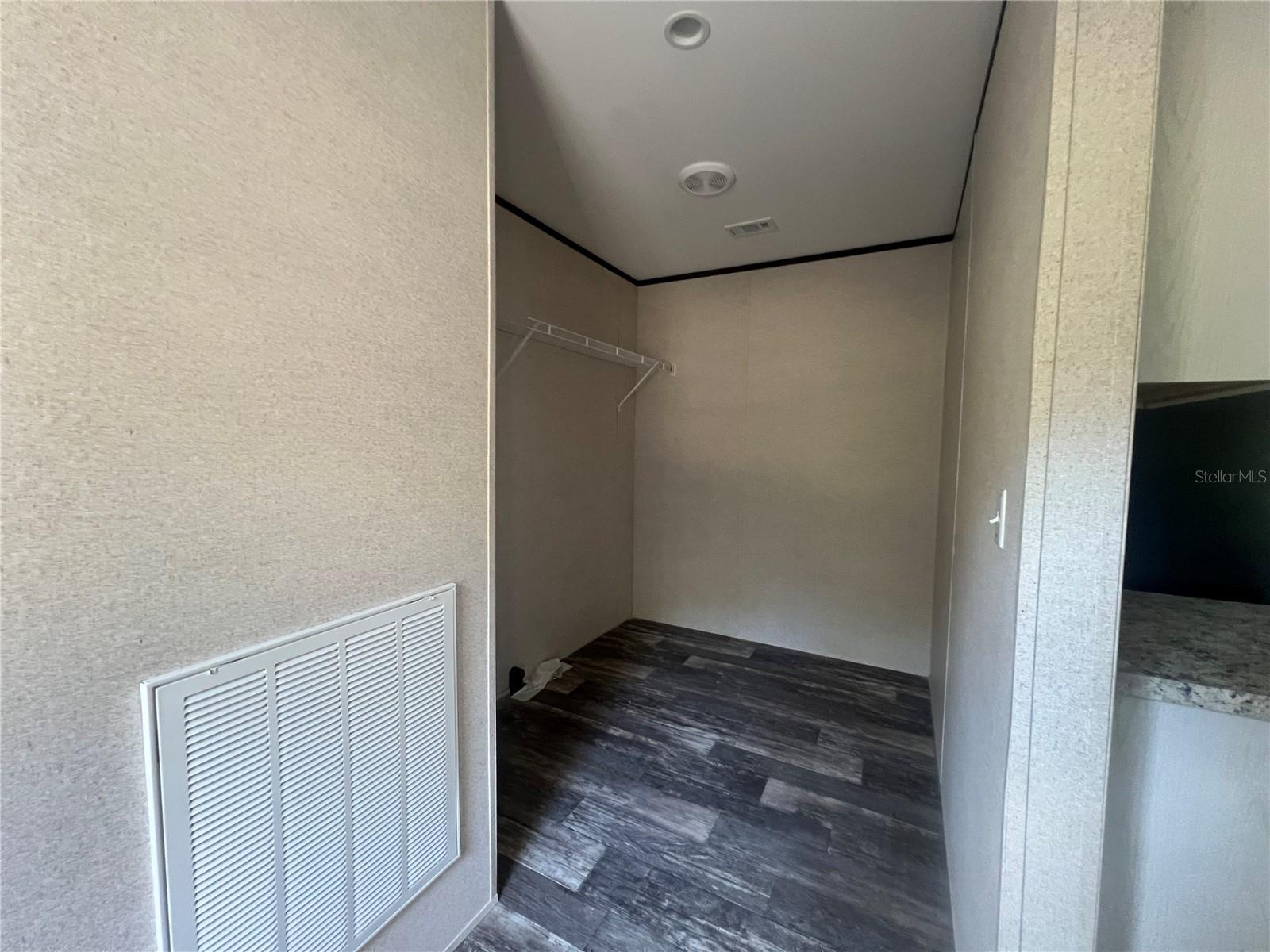 Image 13 of 16 For 10970 109th Street
