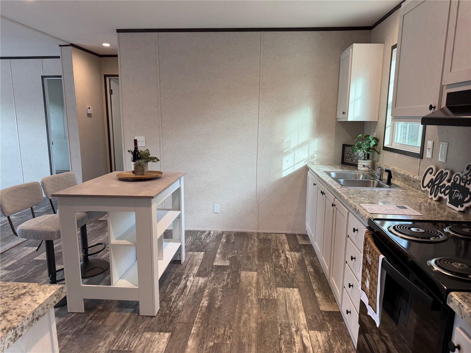 Image 7 of 16 For 10970 109th Street