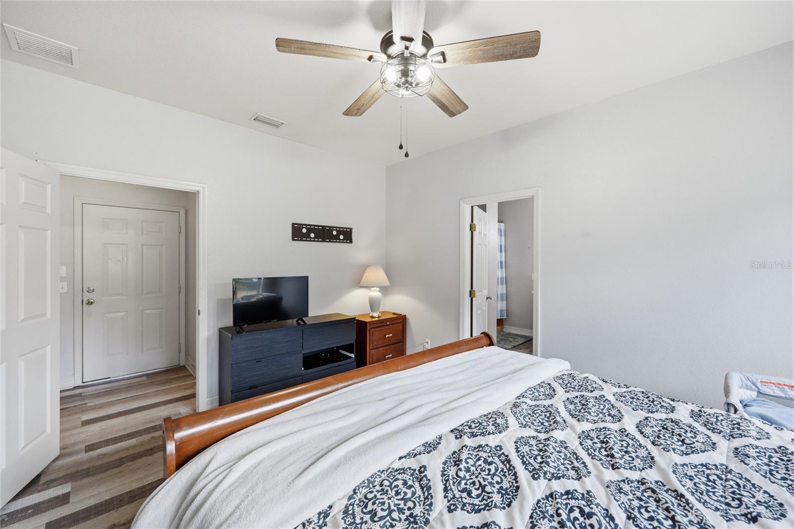Image 38 of 75 For 2750 174th Street