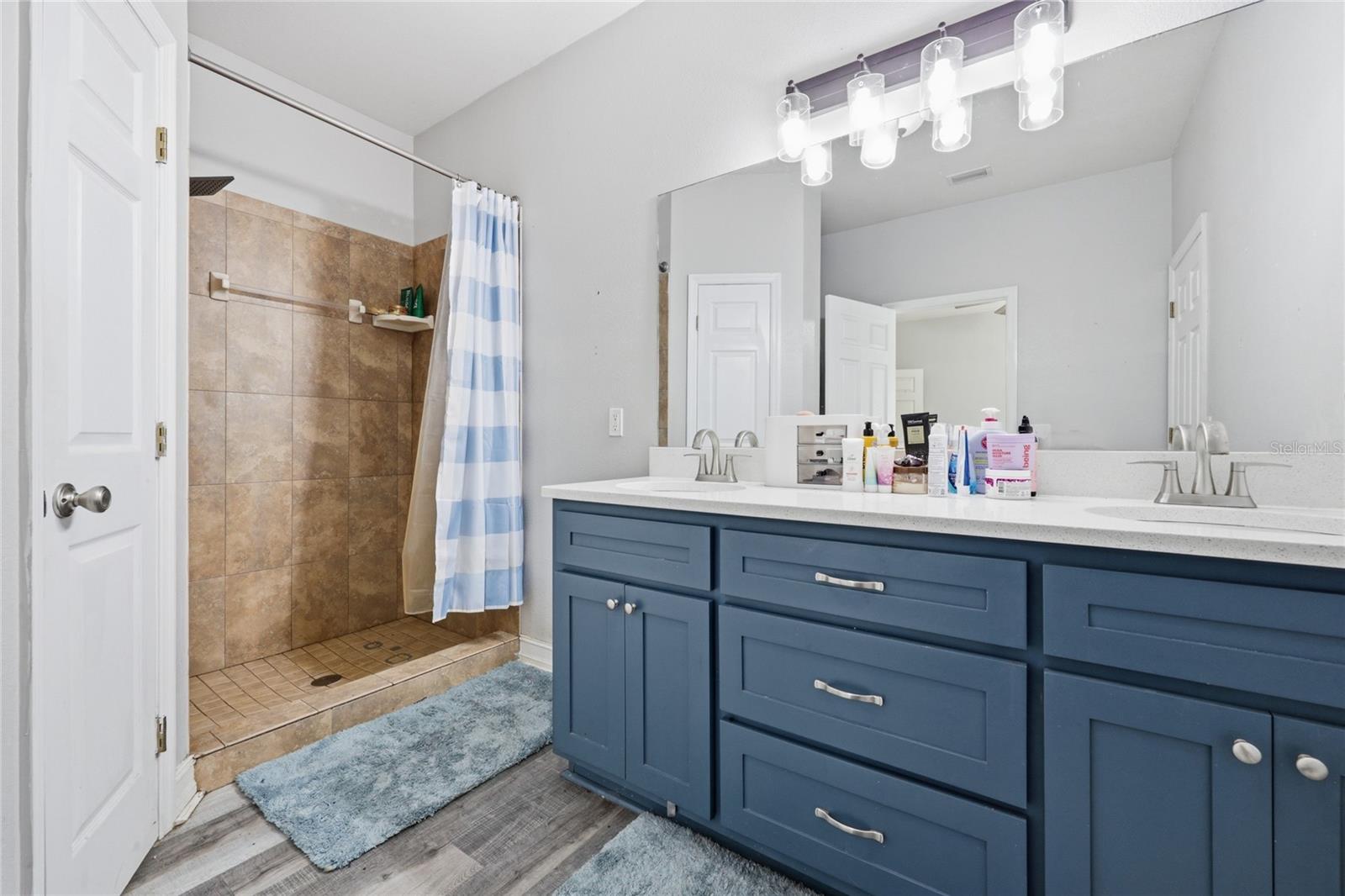 Image 43 of 75 For 2750 174th Street