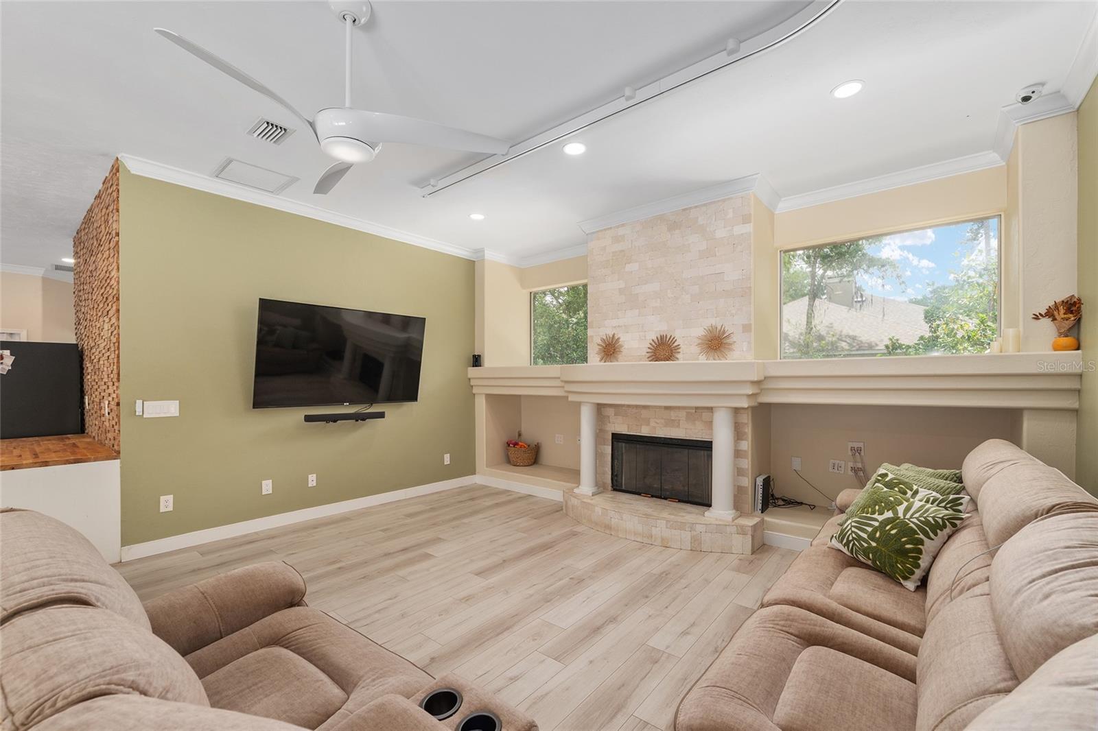 Image 22 of 46 For 5026 50th Terrace
