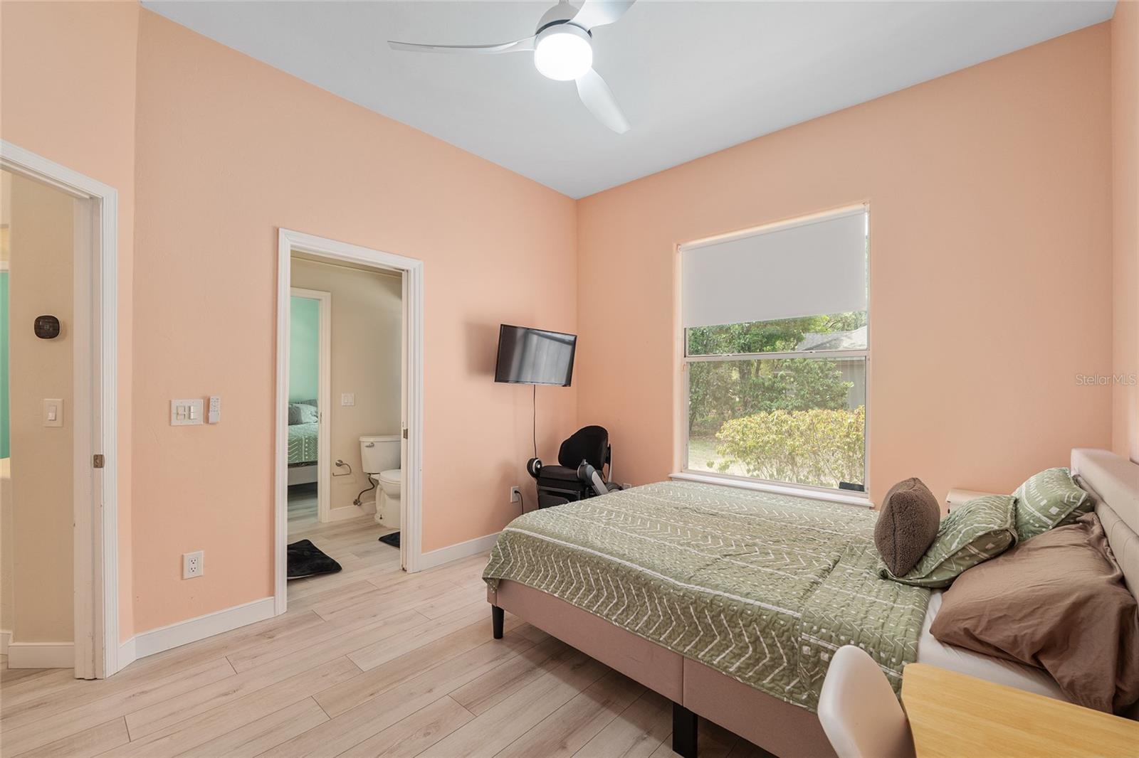 Image 33 of 46 For 5026 50th Terrace