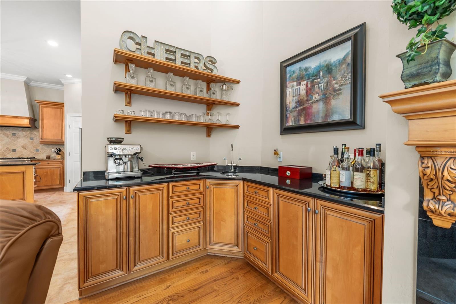 Listing photo id 14 for 3517 92nd Street