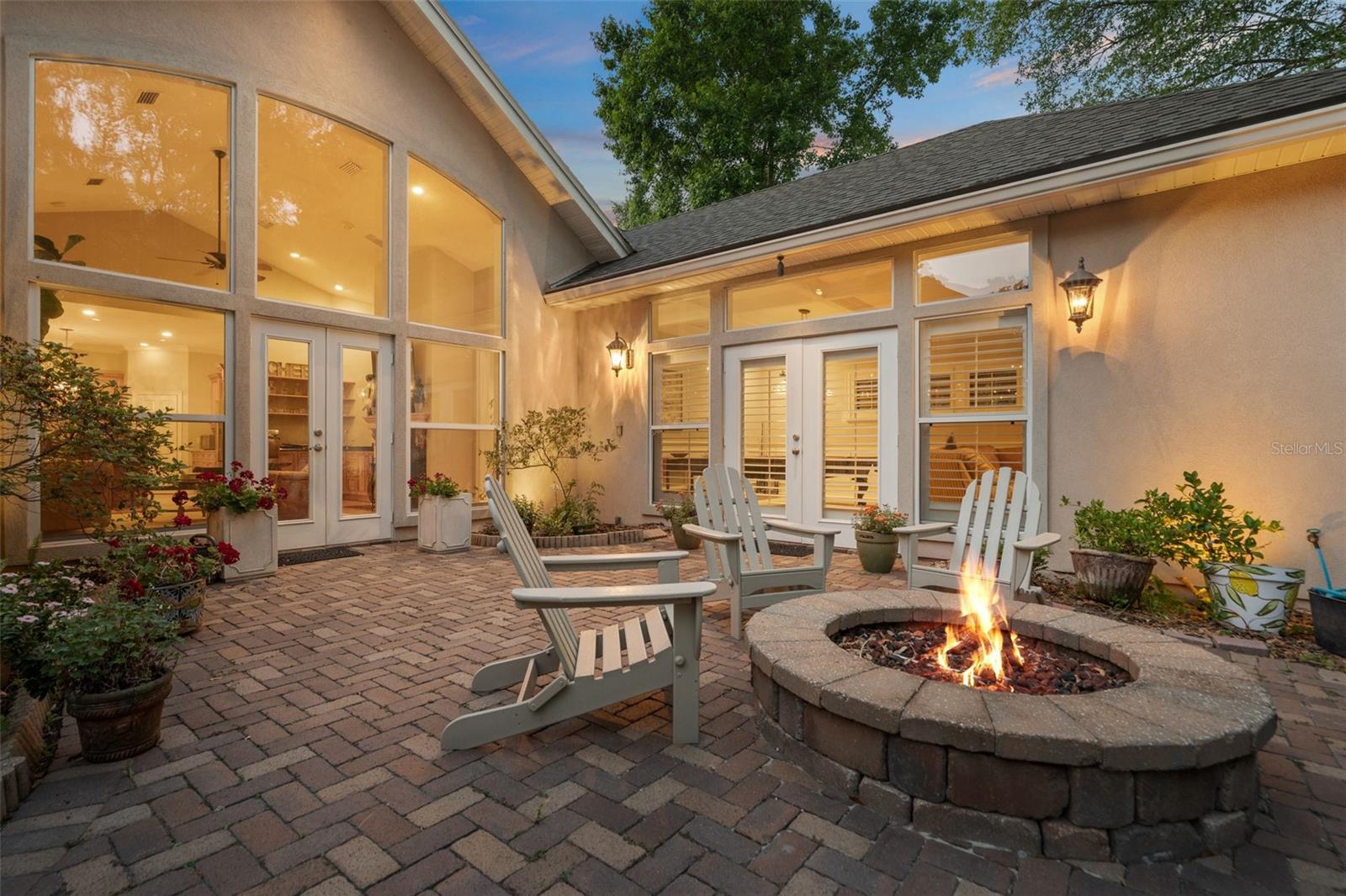 Listing photo id 16 for 3517 92nd Street