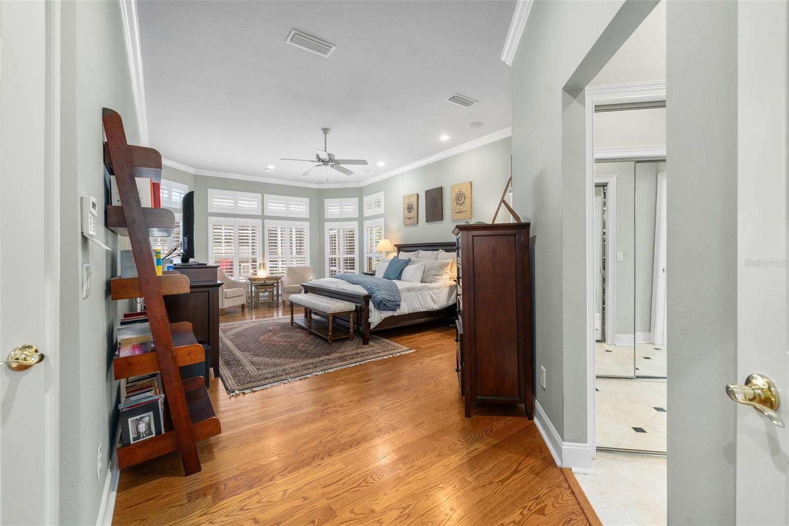 Listing photo id 17 for 3517 92nd Street