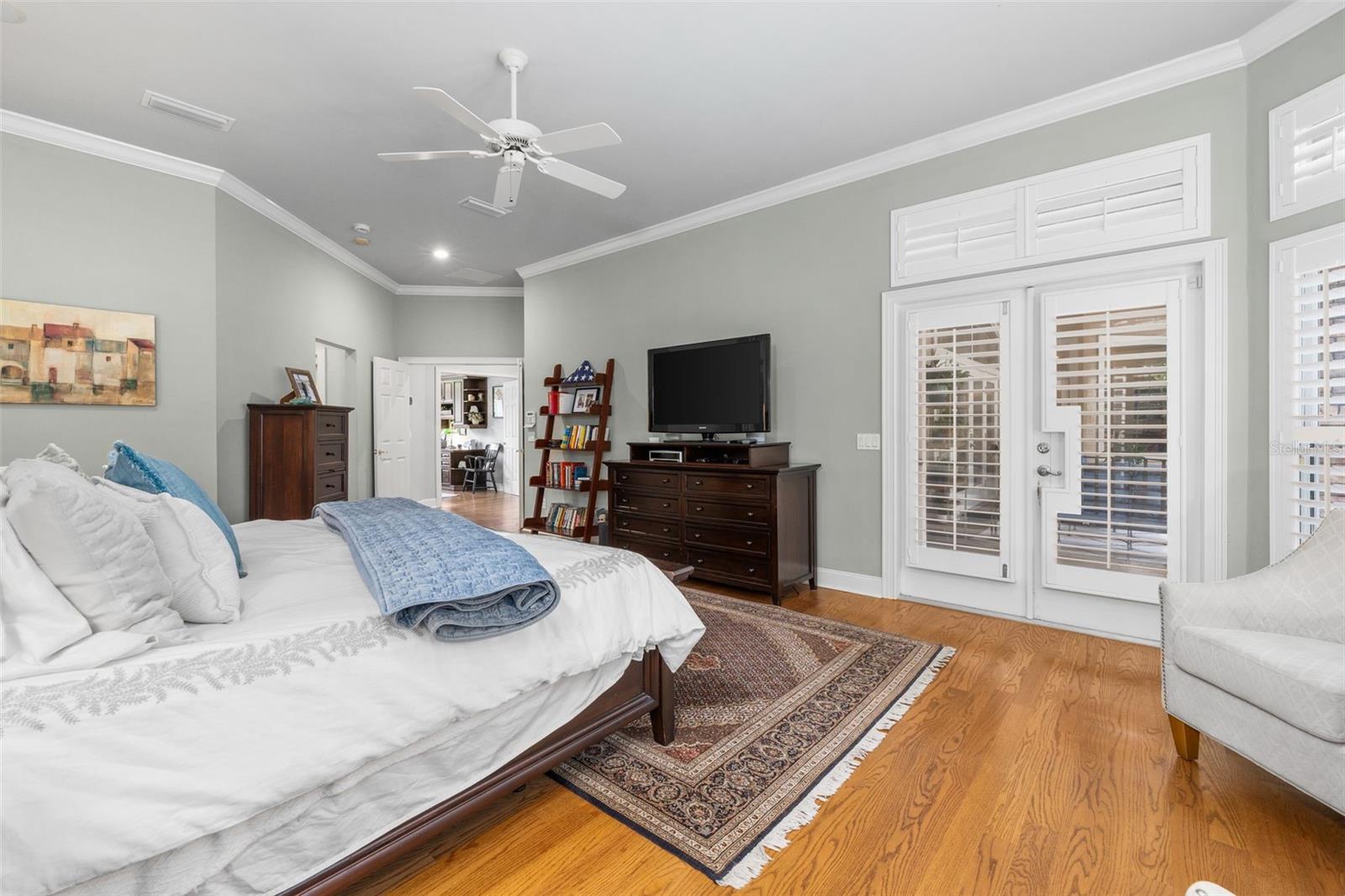 Listing photo id 18 for 3517 92nd Street